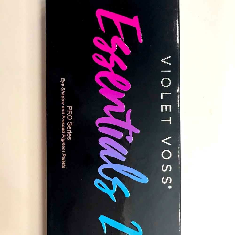 Violet Voss essentials 2 palette